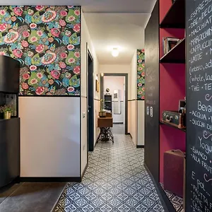 Contus Retro Guest house